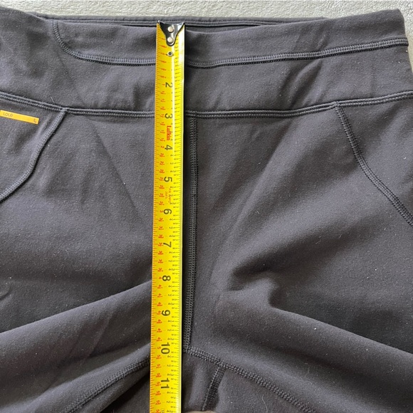 Lolë Black Cropped Athletic Leggings - Picture 10 of 11